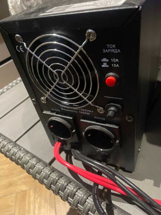 ДБЖ з правильною синусоїдою 24V LPY-B-PSW-1500VA+(1050Вт) 10A/15A
