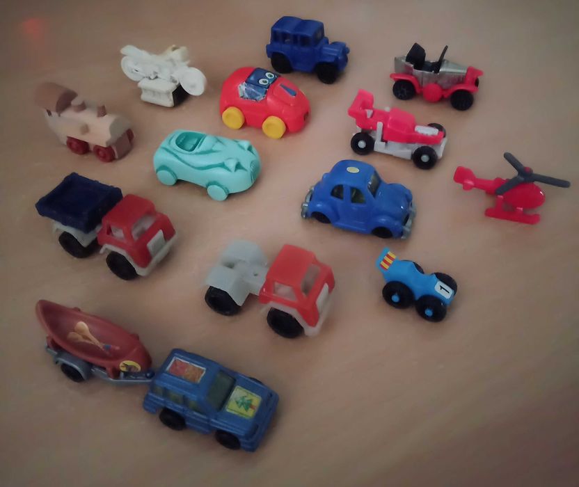 Міні моделі машинок та військової техніки