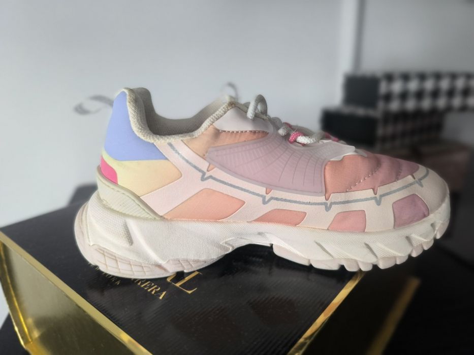 Tênis para menina da Zara tamanho 26