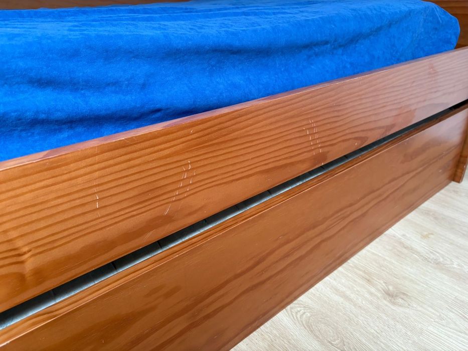 Cama dupla de solteiro