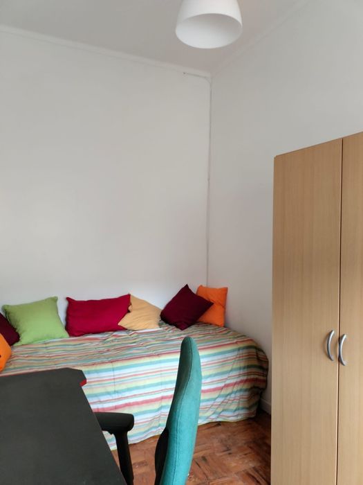 Quarto c WC privativo ideal p estudantes da FEUC ISMT, polo 1 ,esenfc