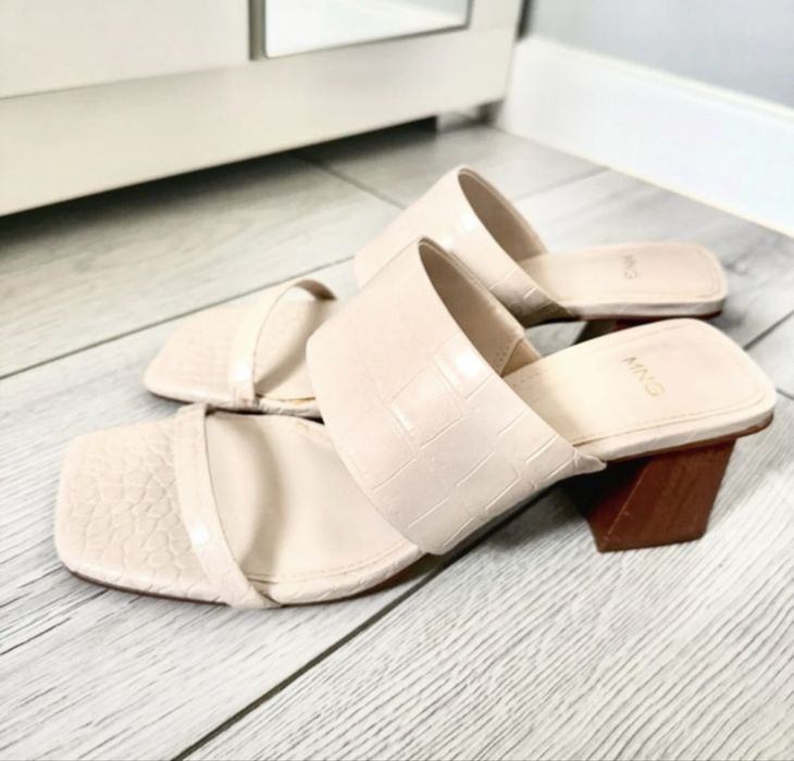 Mango klapki na obcasie beżowe skórzane czółenka eleganckie mng mango
