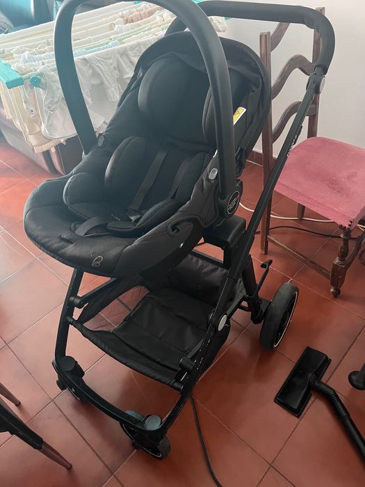 Carrinho de Bebé
