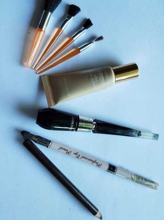 kosmetyczka pędzelki Estee Lauder Lancome eyeliner konturówka