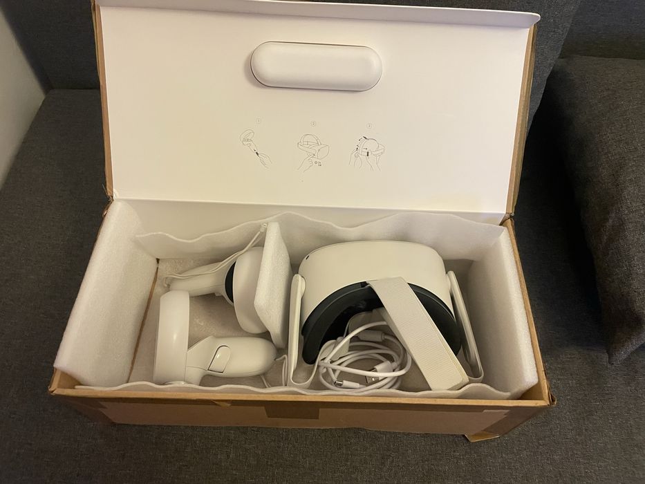 Óculos VR Meta Quest 2 - 64GB (Pouco Uso)