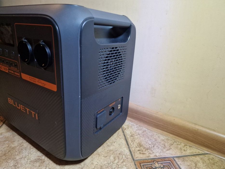 Зарядна станція Bluetti AC180P