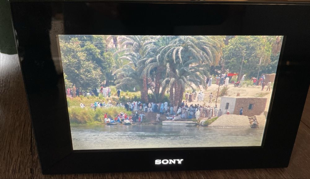 Elektroniczna ramka na zdjecia Sony