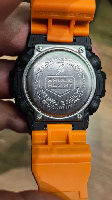 Casio G-Shock czarny mat ze złotym GA-700BR-1AER idealny!