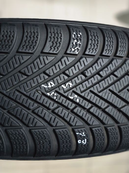 Pneus 225/55 R18 Pirelli POWERGY Winter 95%