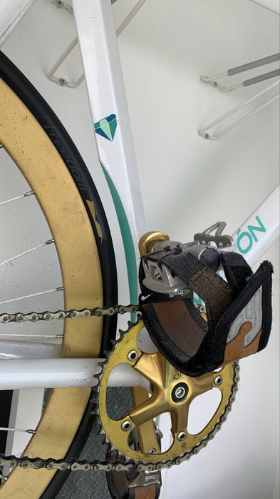 Aventon Diamond Fixie