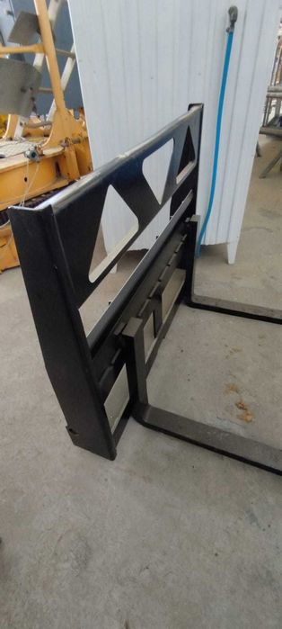 Porta Paletes e acessórios para Bobcats , JCB 1 CX e outras