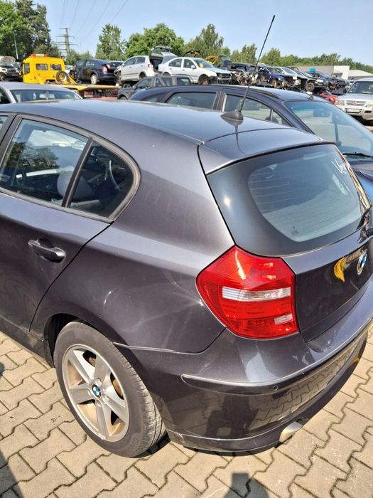 BMW 1 E87 2005 1.6 błotnik lewy tył ćwiartka A22