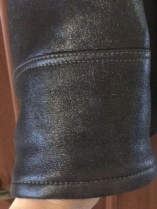 Дубленка(натуральныеи кожа и  мех, размер М-L),новая(куплена за 15000)