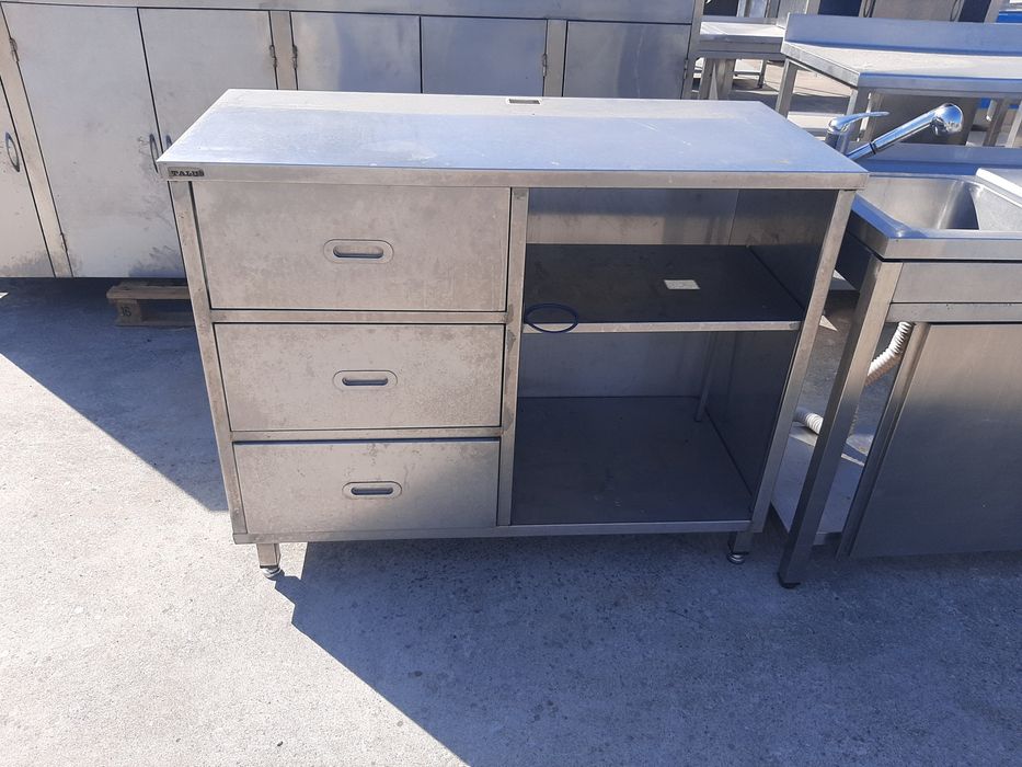 Bancada em.inox com gavetas e prateleira