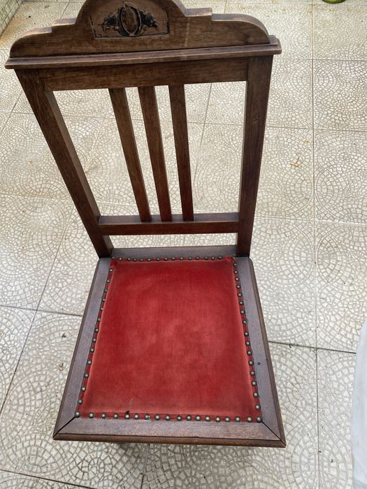 Cadeiras em /madeira