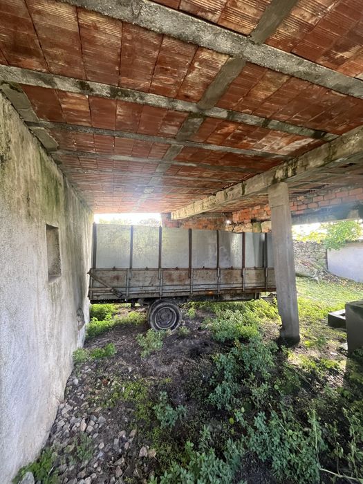 Reboque sem documentos e sem bascula