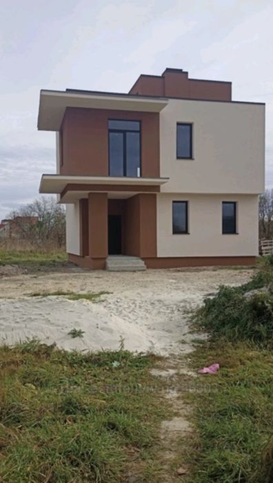 Продається будинок в гарній місцевості.