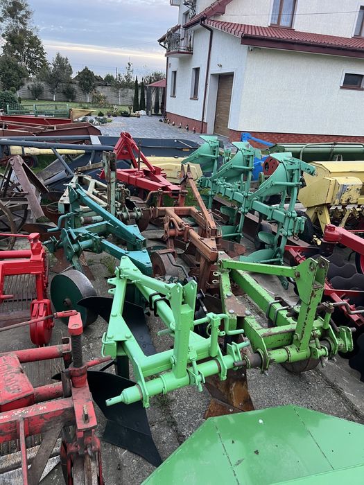 Плуг двохкорпусний Bomet