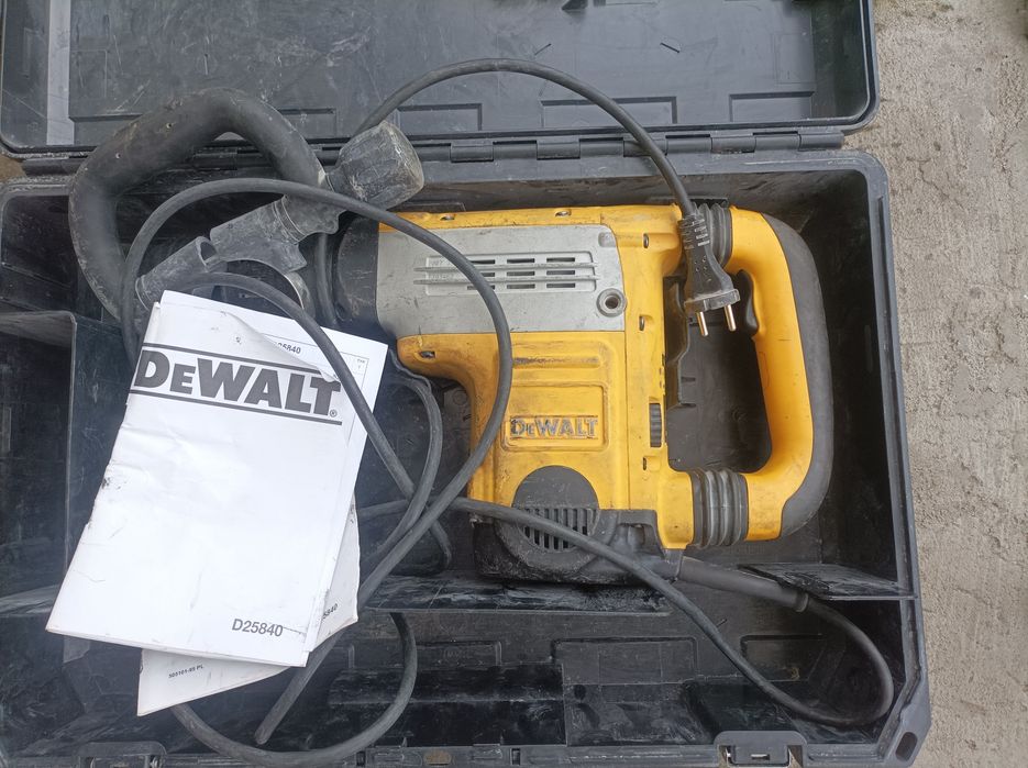 DeWalt D25840K młot kujący SDS Max – walizka,