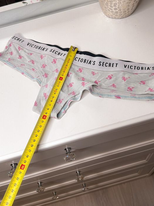 Majtki VS Victoria’s Secret L 40 z logo