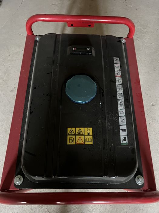 Генератор 3 кв новий