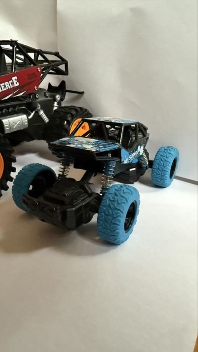 Zestaw zabawkowych samochodów