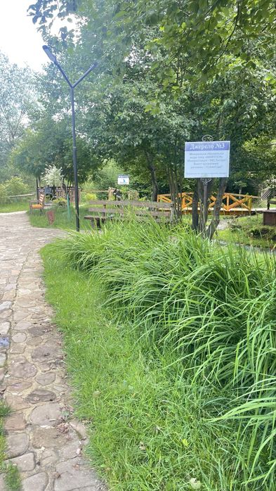 Будиночок в Карпатах ,біля лісу