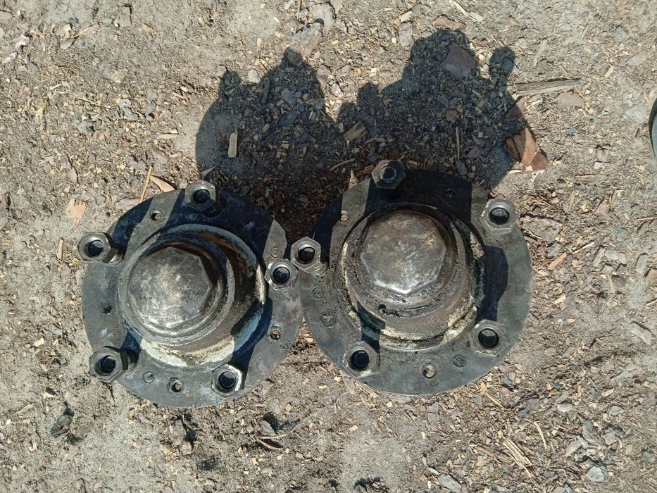 Продам ступиці москвіч та волга  в хорошому стані