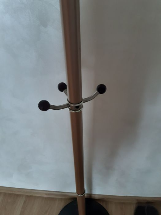 Вішалка для одягу