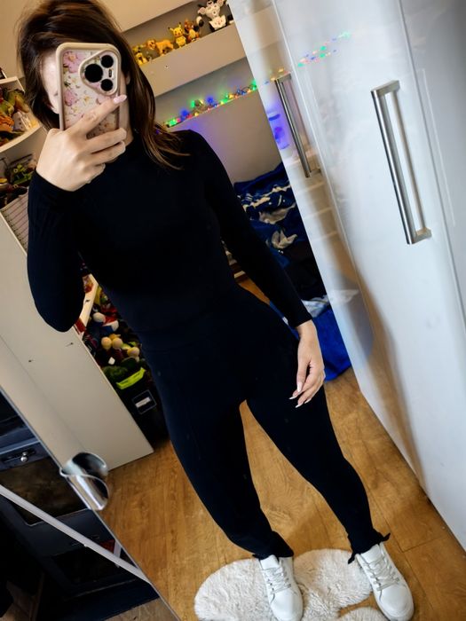Body Ola voga czarne wycięte plecy