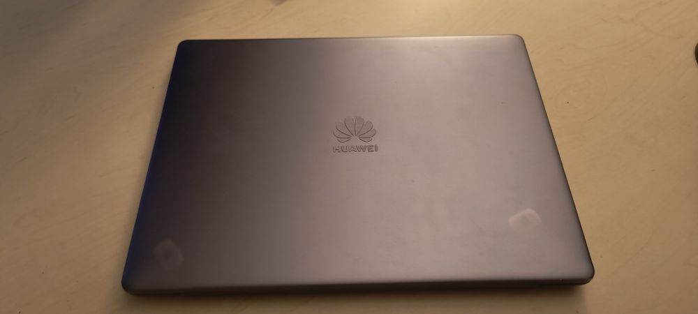Huawei MateBook 13 WRT-W19 i5/8GB/1TB nowa bateria i dysk