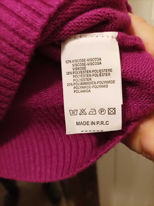 Sweter damski  z golfem , amarant.