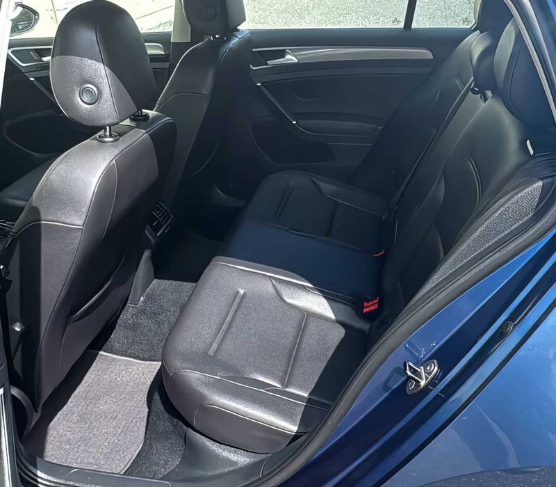 Volkswagen Golf      2015