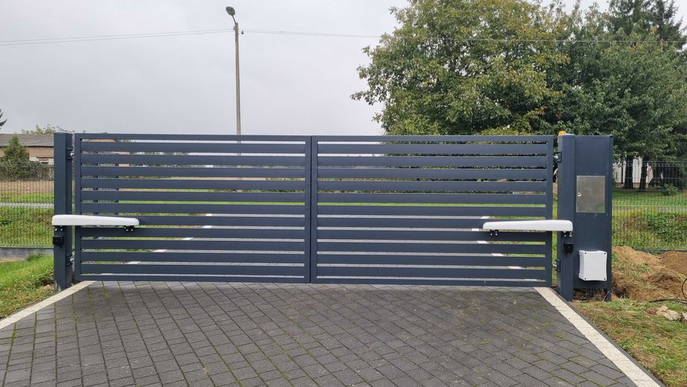 NAPĘDY DO BRAM | Bramy garażowe | Monitoring | Alarmy | Domofony