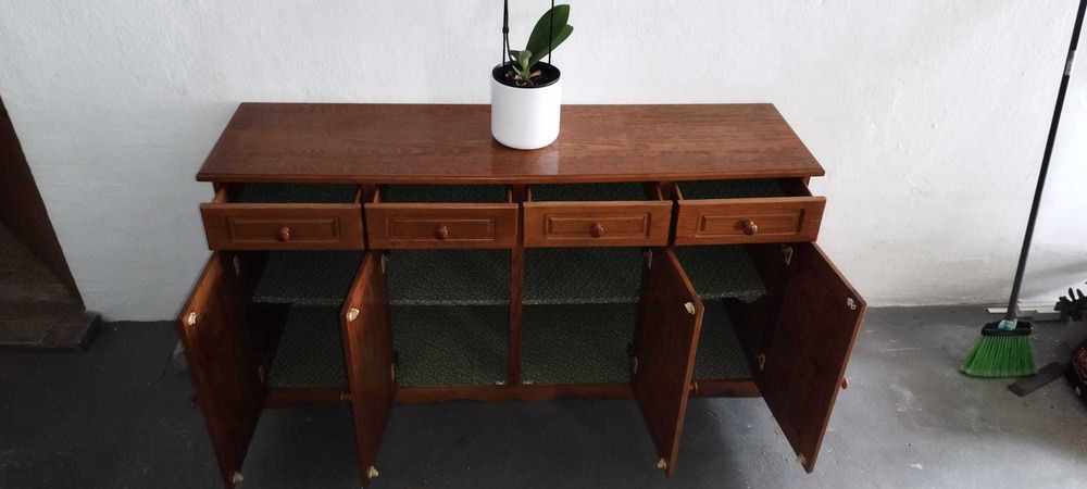 Móvel / Aparador / Sapateira