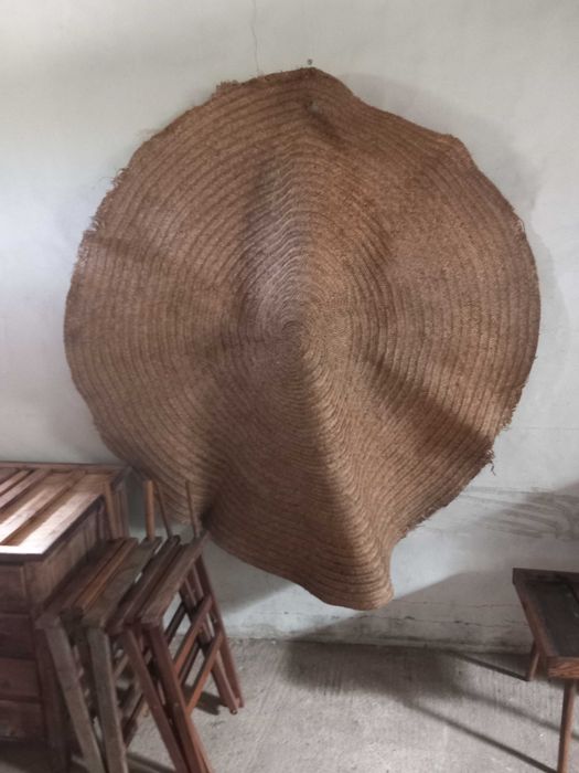 Tapete de palhinha, antigo, feita a mão, boas condições dado a idade