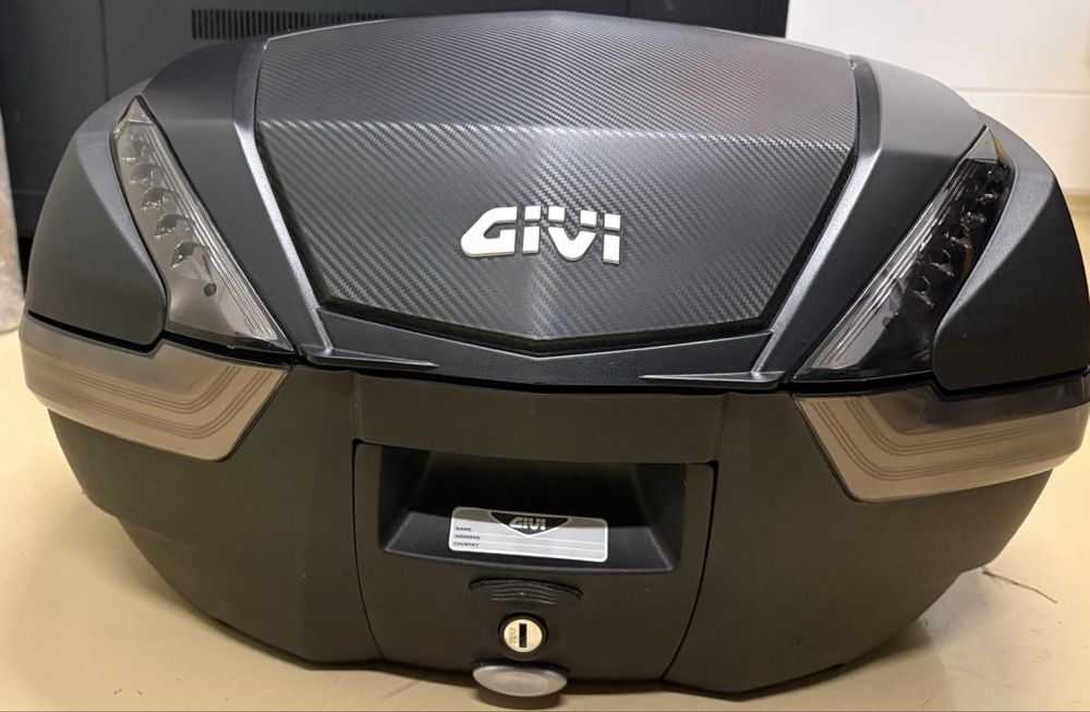 Top case Givi V47 + Base