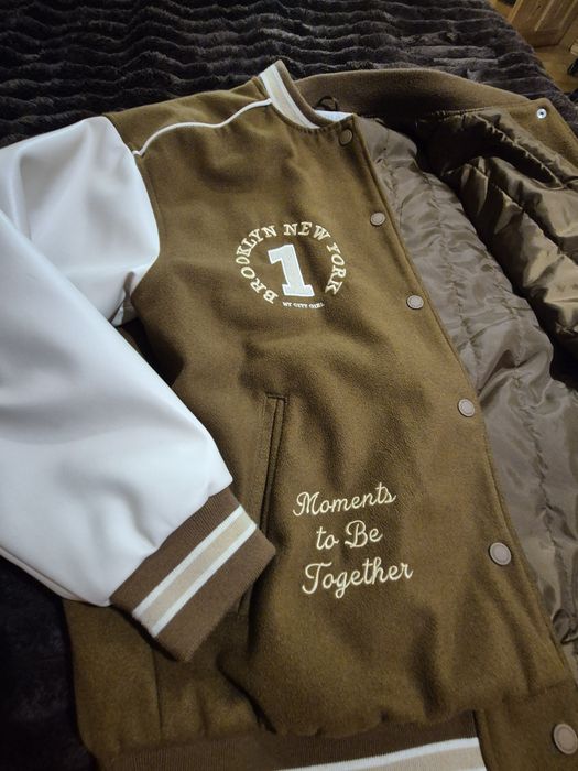 Продам демісезонний  бомбер Zara