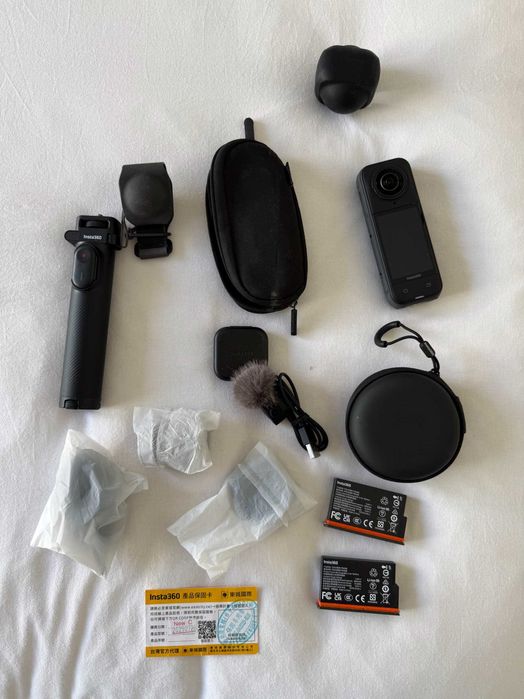 Câmara 360 Insta360 X5 com acessórios
