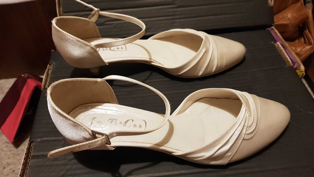 Buty ślubne rozm 39 wkładka 40/41