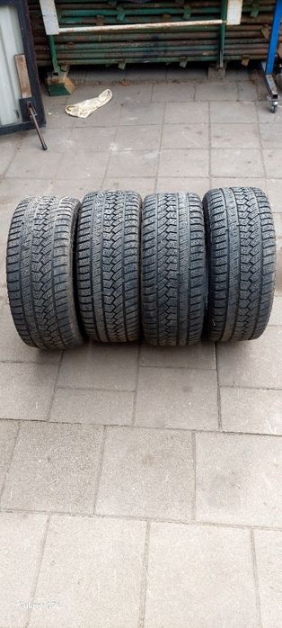 Opony Zimowe 245/40/18