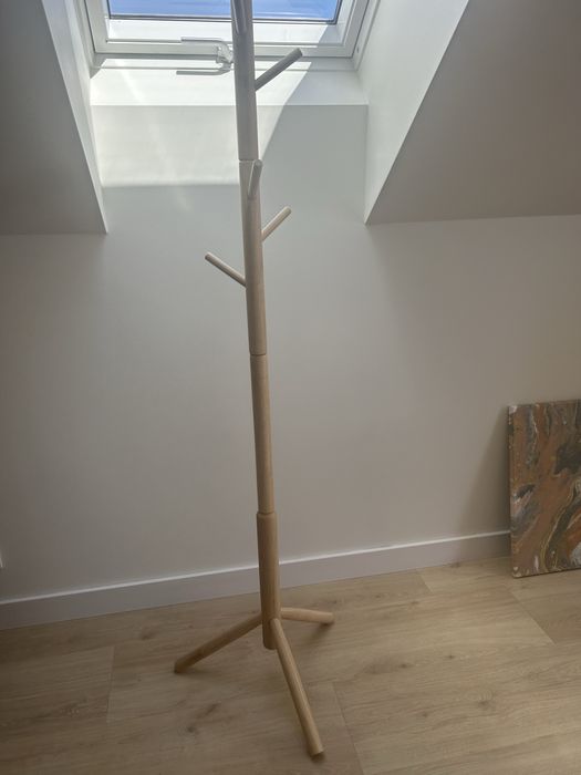 Wieszak na ubrania stojący stojak ikea drewniany