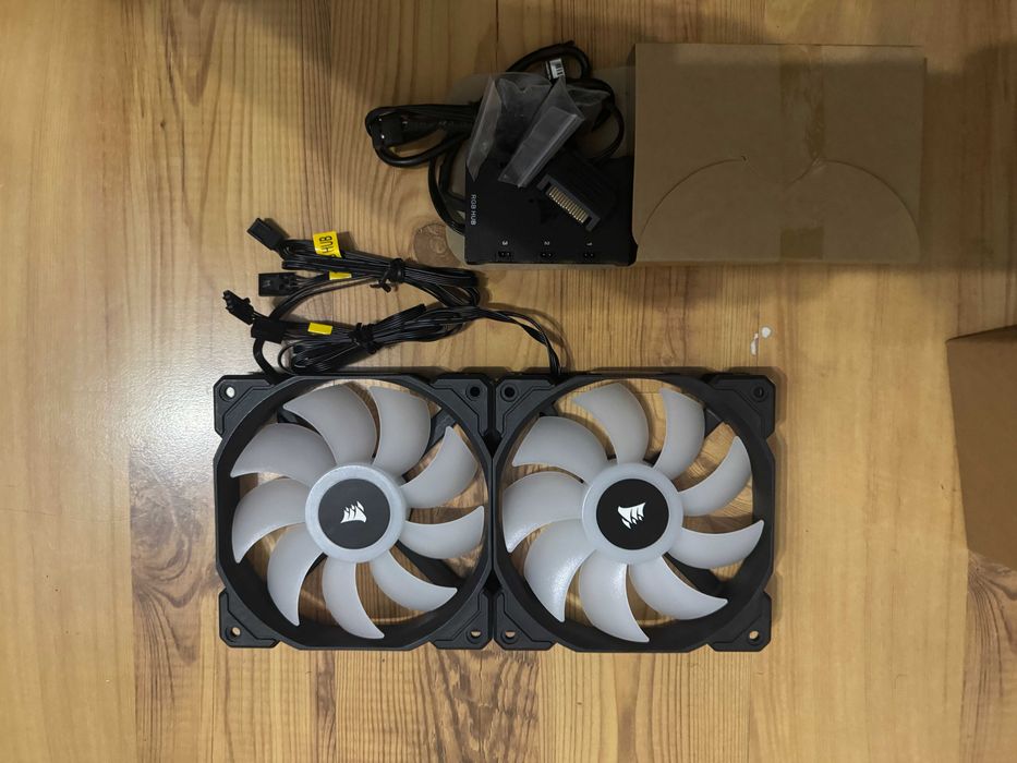 2x wentylatory Corsair SP120 Pro + kontroler lightning node core