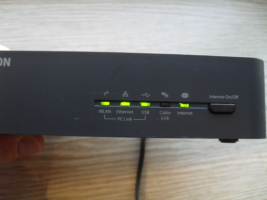 Модем Thomson TCW710 с встроенным Wi-Fi.