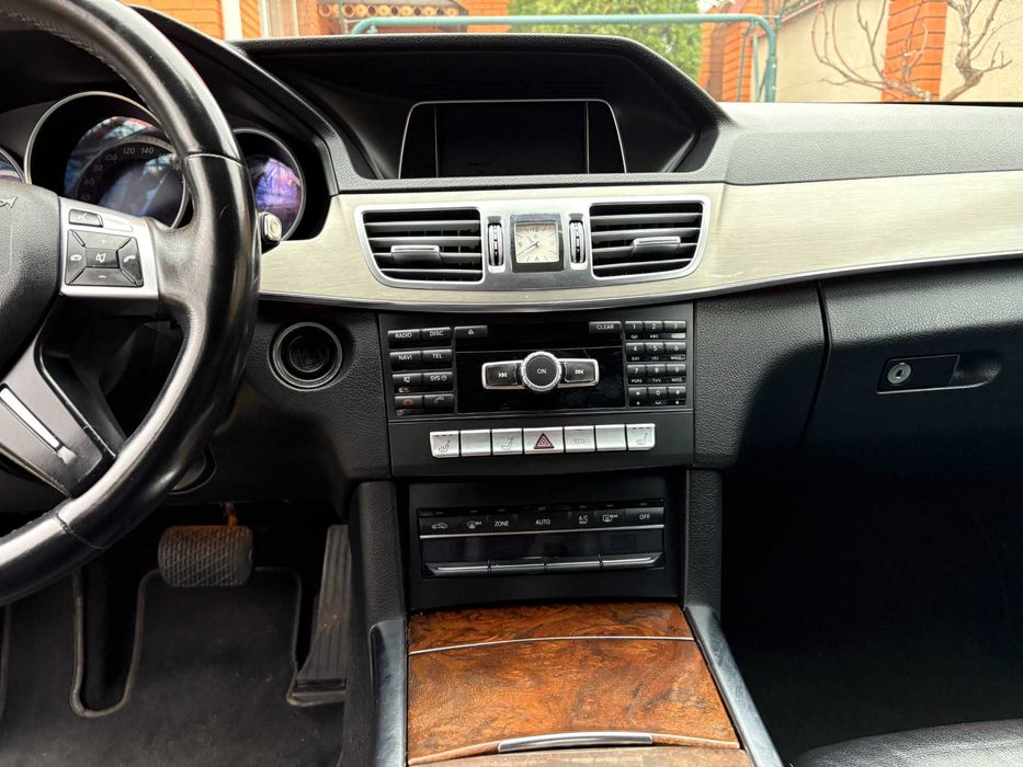 Продам Мерседес-Бенс Е220 CDI
