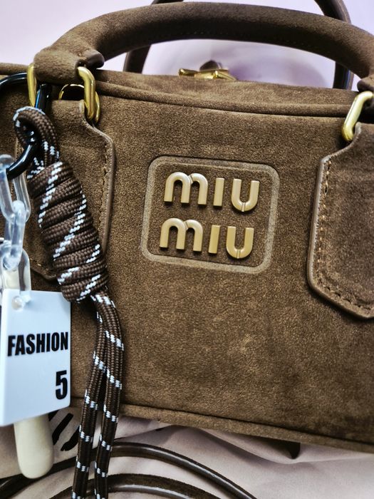 сумка miumiu 23×12 замш