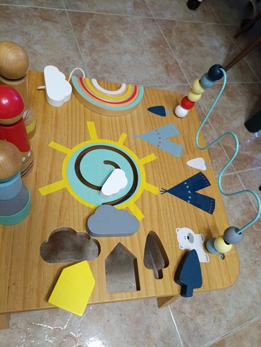Mesa de atividades bebé