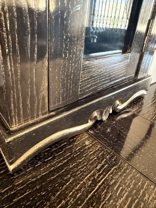 Vitrine em madeira
