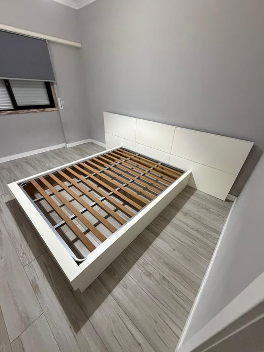 Vendo Cama e colchão