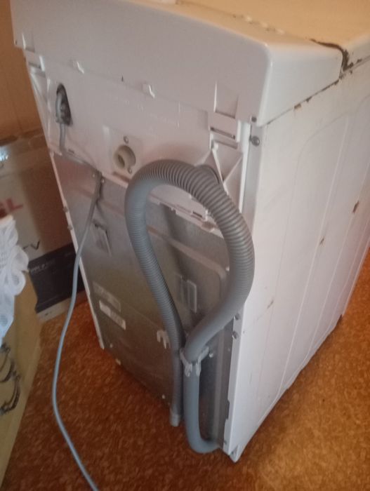 Пральна машинка Whirlpool AWE 66710